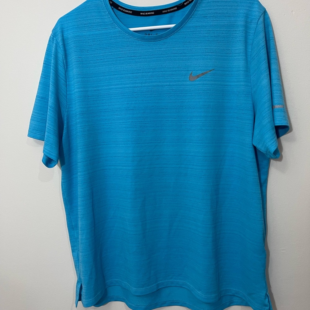 Nike dri fit mens t shirt size L light blue short sleeve crew neck